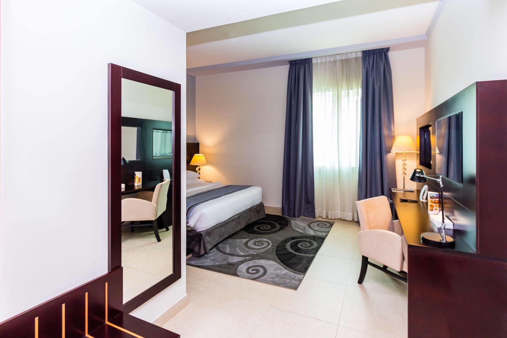 Tower Hotel Apartments Abu Dhabi Exterior photo